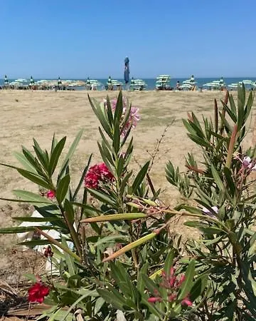 Spacious Near The Seaside Apartment Golem (Tirana)