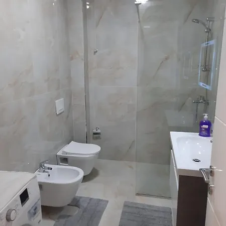 Spacious Near The Seaside Apartment
