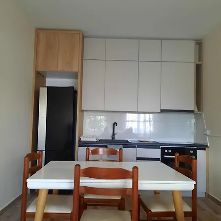 Spacious Near The Seaside Appartement Golem (Tirana)